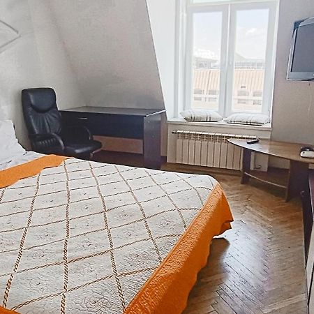 Апартаменти В Центрі На Галицький Для Чотирьох Lviv Dış mekan fotoğraf